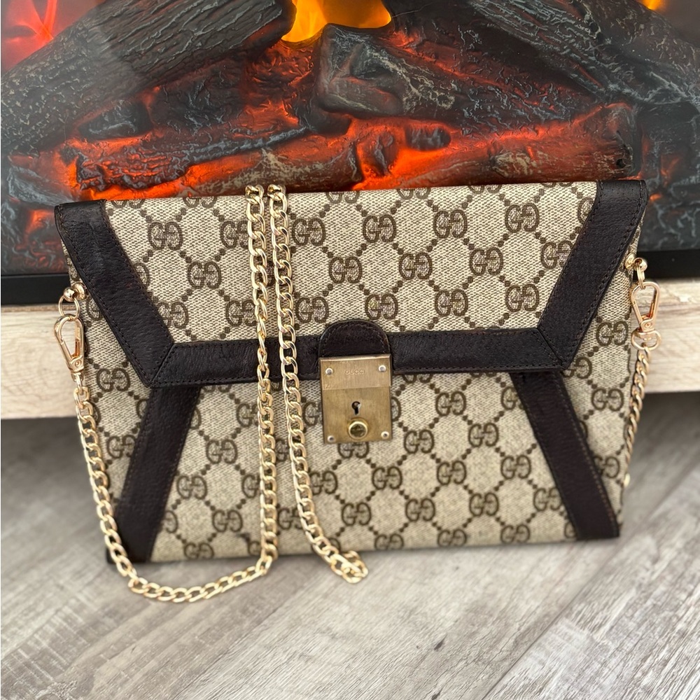 Authentic GUCCI GG Monogram PVC Leather Clutch Envelope Purse crossbody handbag